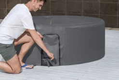 Bestway Lay-Z Spa Isolerende Beschermhoes - Ø 170 Cm 10 Bestway Lay-Z Spa Isolerende Beschermhoes - Ø 170 Cm -Spa Verwennerij 1267 1900 thermal cover dicht ritsen 1 resultaat 1