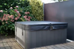 W'eau Skye Spa - 4 Persoons -Spa Verwennerij 4persoonsspa dicht