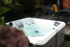 W'eau Skye Spa - 4 Persoons -Spa Verwennerij 4persoonsspa open 1