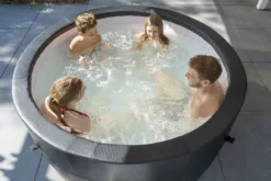 EXIT TOYS EXIT Leather Premium Opbouw Spa - 4-6 Persoons -Spa Verwennerij exit leather premium 6 opblaasbare spa sfeer tuin 3